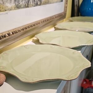 Juliska Berry & Thread Scalloped Edge Pistachio Green 4 Of These